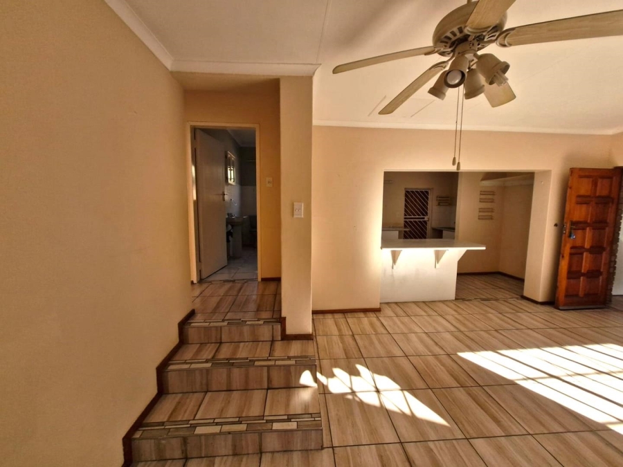To Let 2 Bedroom Property for Rent in Meerhof North West